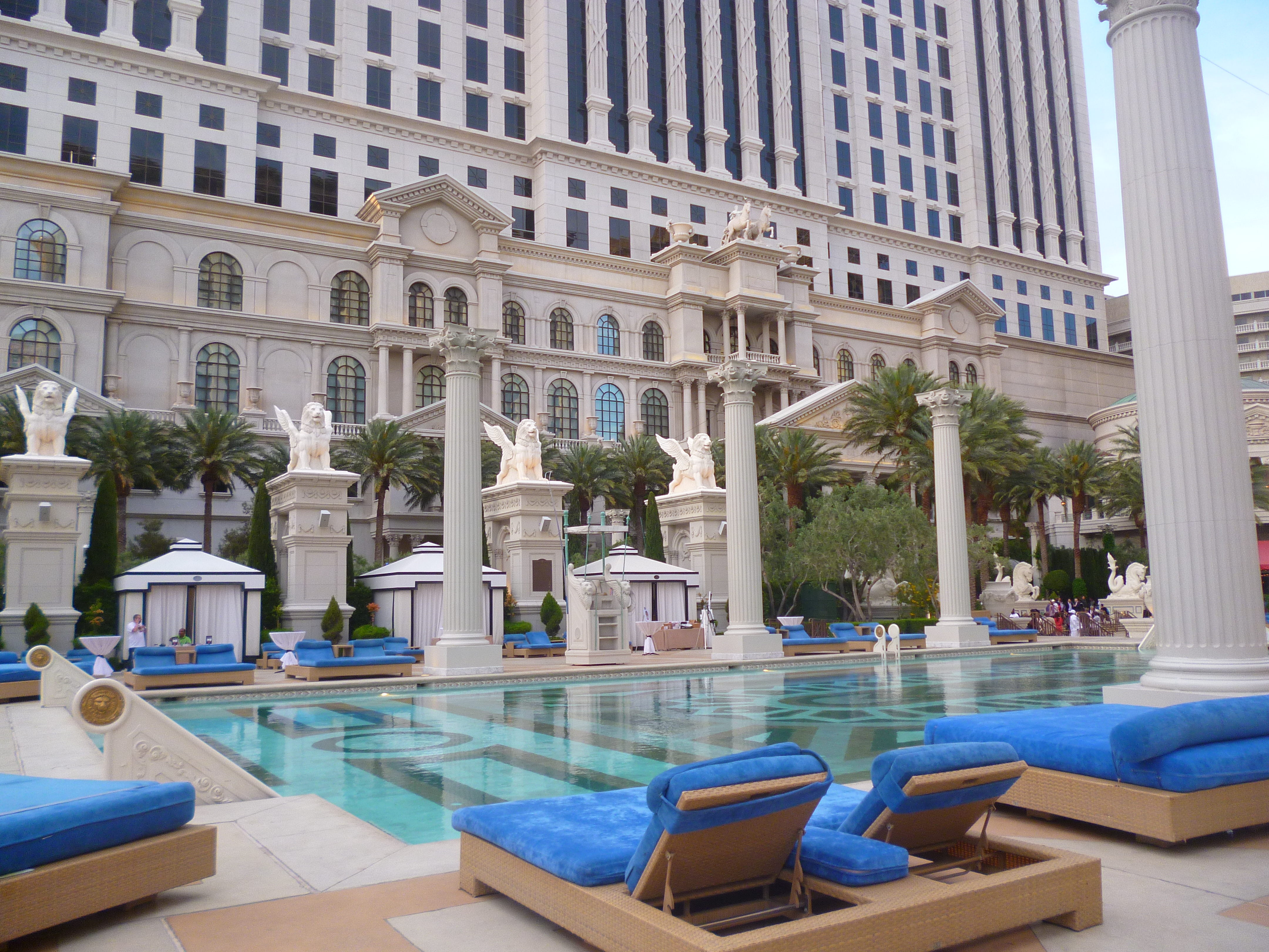 Living the good life at Caesars Palace's 7 Pools,Cleopatra's Barge, & Alto  Bar – Entertainment and Sports Today