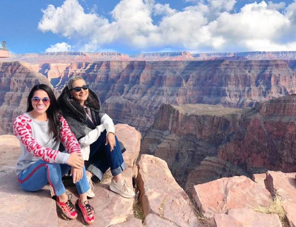 Exploring The Grand Canyon West Rim with friends. Things to do ...